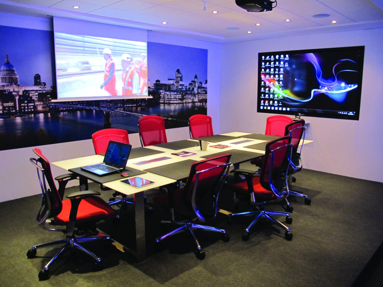 7-signs-that-your-conference-room-equipment-needs-updating